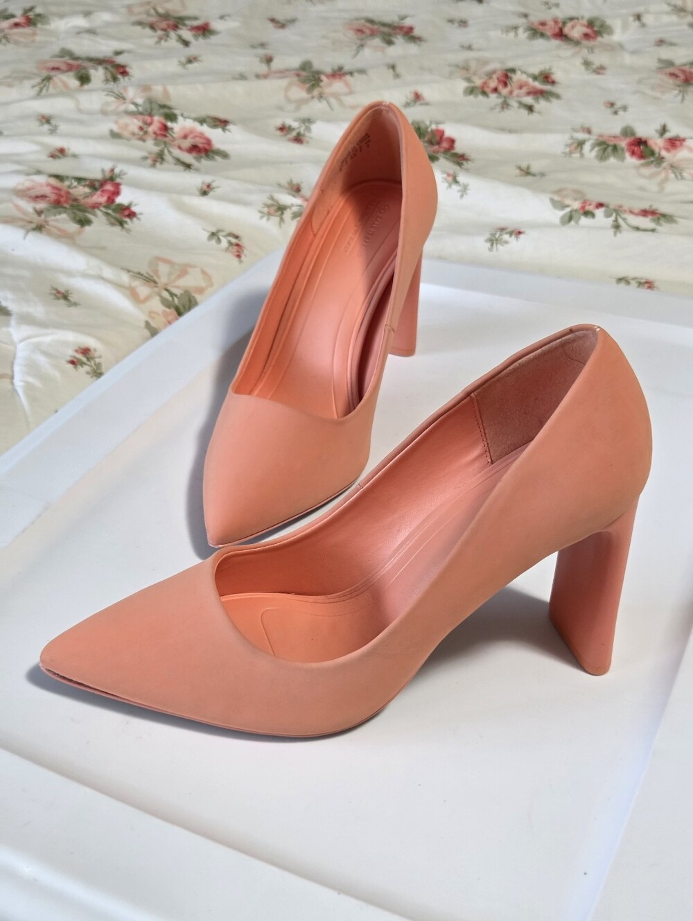 Call It Spring  🪸  Coral Vegan Leather Pointed Toe Heels Sz 9 Statement Coastal